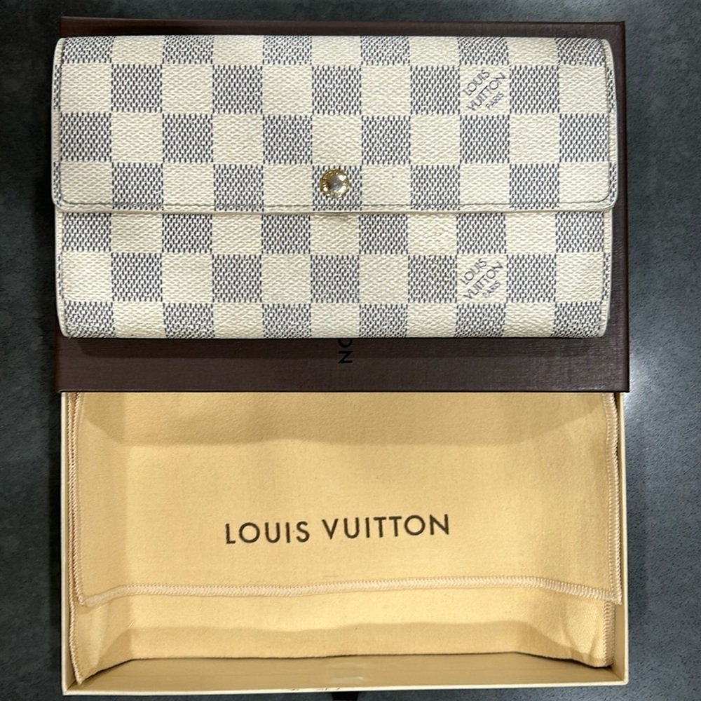 Louis Vuitton Damier wallet